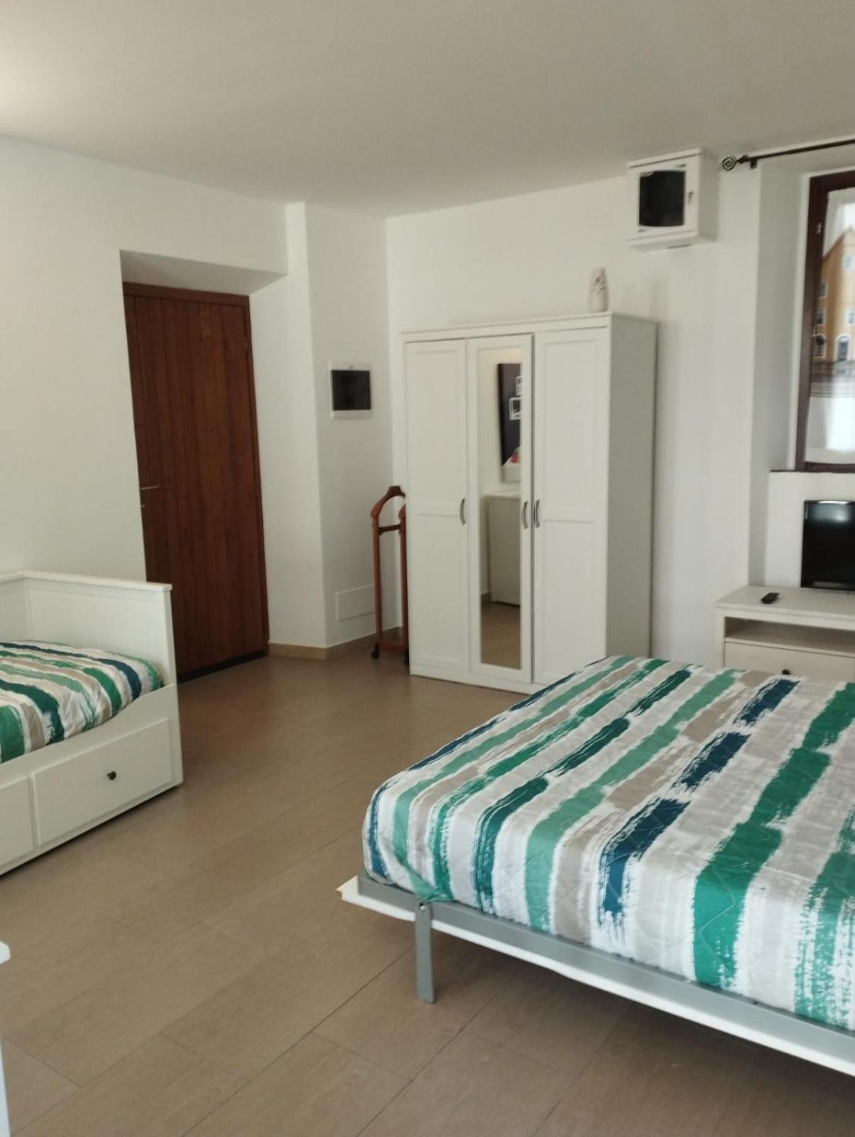 Aurora House. Apartment Abbadia Lariana Exterior photo